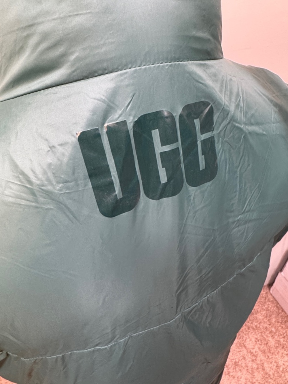 NWT UGG Sydnee reversible puffer vest women’s sz M, as is - Picture 14 of 15